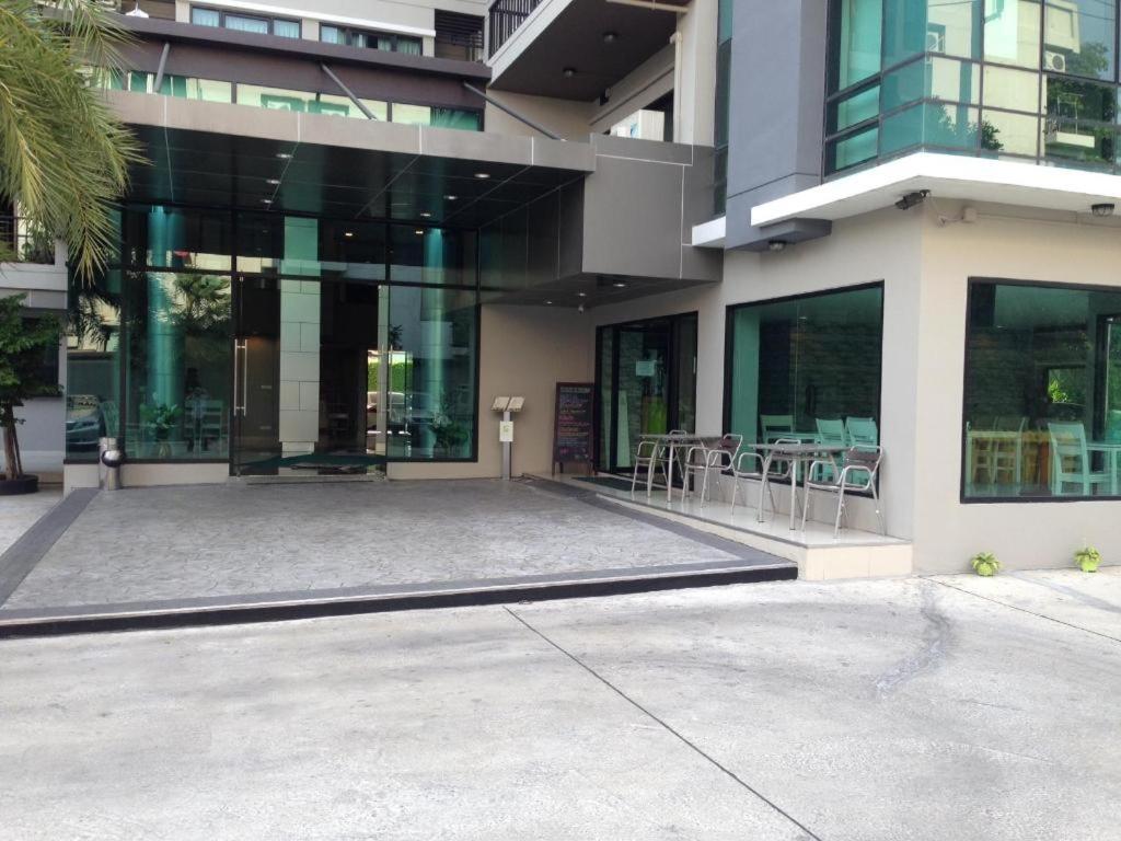 Ipremium Sukhumvit 81 Hotel Bangkok Esterno foto