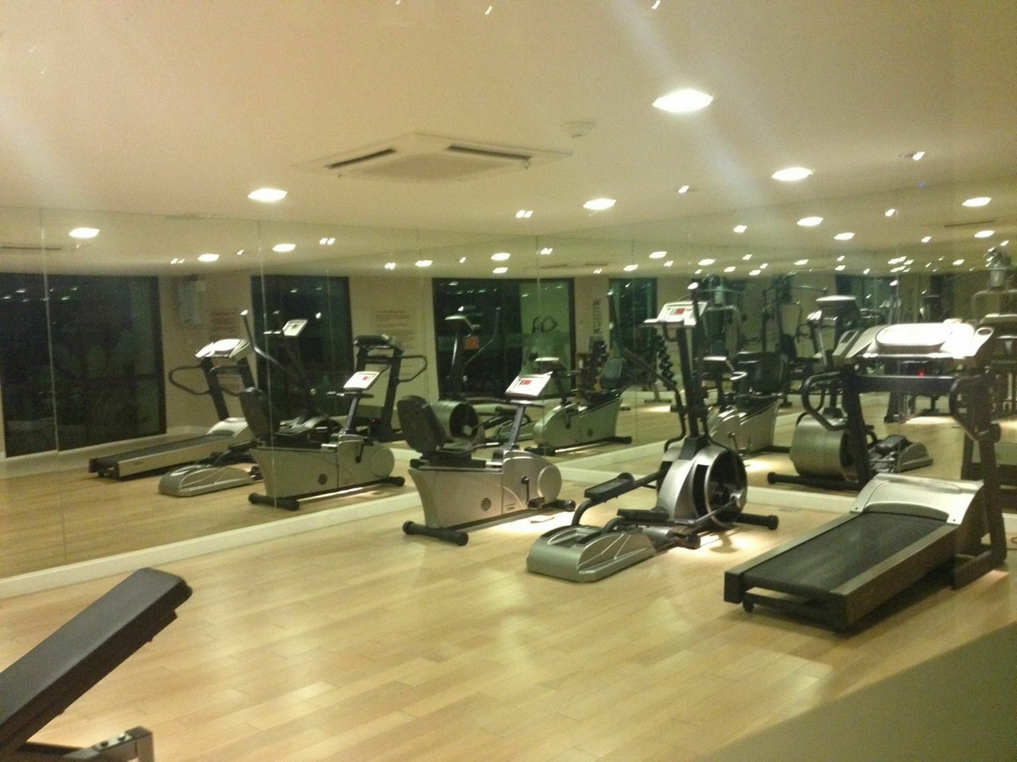Ipremium Sukhumvit 81 Hotel Bangkok Esterno foto